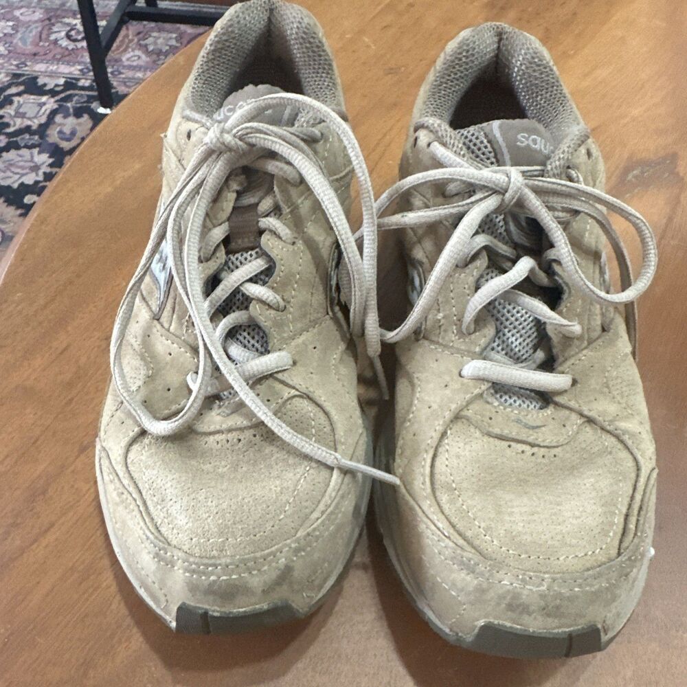 Women's ProGrid Integrity ST2 walking Womens 7.5D Beige Suede Sneakers